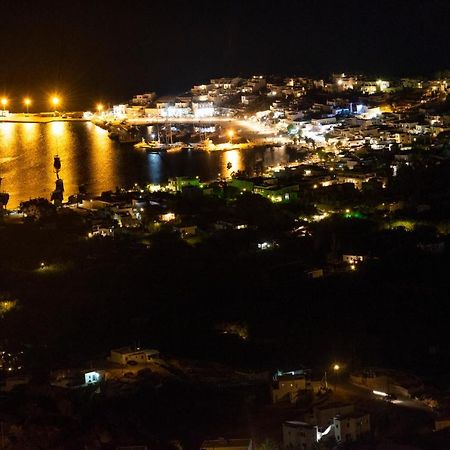 Vila Traditional Stone House With Breathtaking View Serifos Town Exteriér fotografie