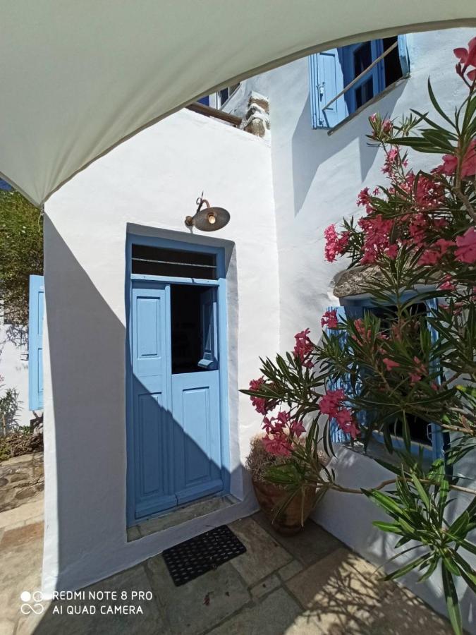 Vila Traditional Stone House With Breathtaking View Serifos Town Exteriér fotografie