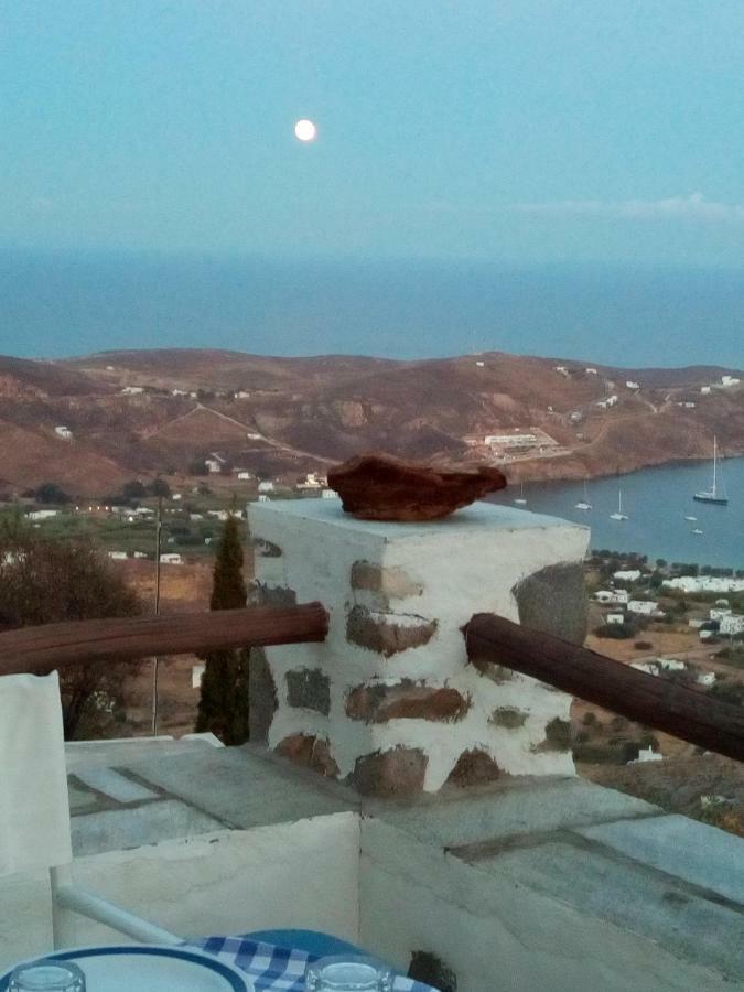 Vila Traditional Stone House With Breathtaking View Serifos Town Exteriér fotografie